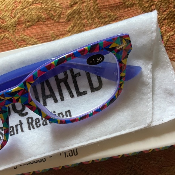 New in package eyeSQUARED Geo Confetti fashion readers and white felt case. - Picture 2 of 7